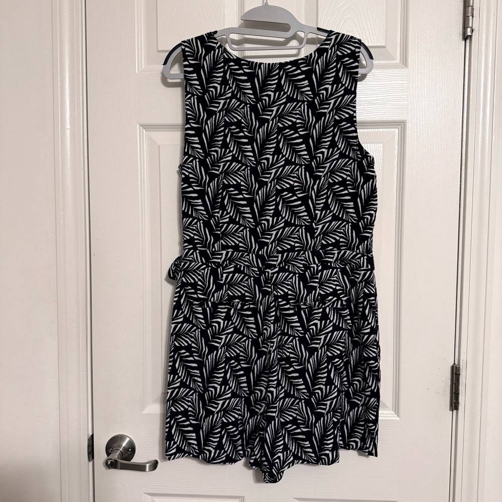 Loft Palm Leaf Romper Shorts Jumpsuit Women Size 10 Summer Tropical Vacation - Picture 6 of 9